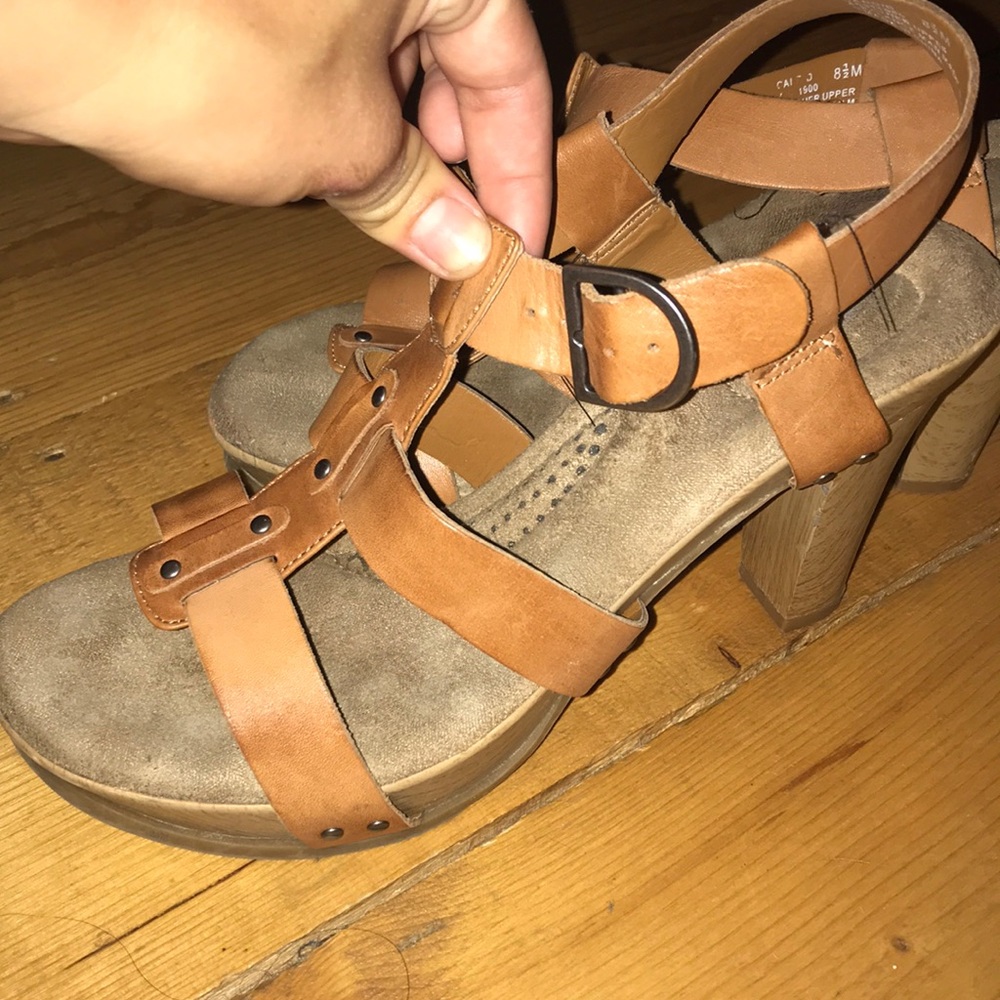 Tan Sandals with Chunky Wood Heel
